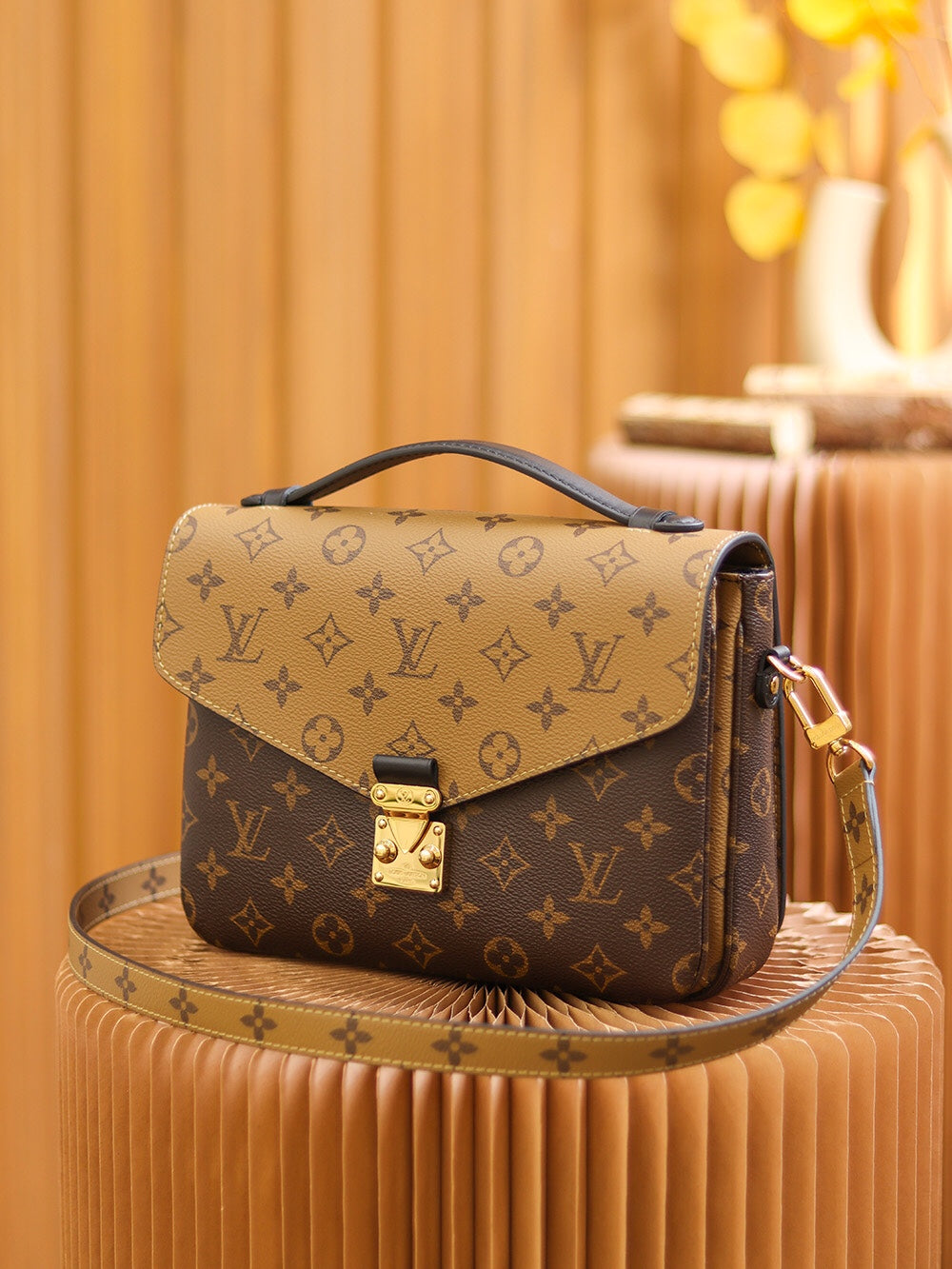 Pochette Métis Monogram