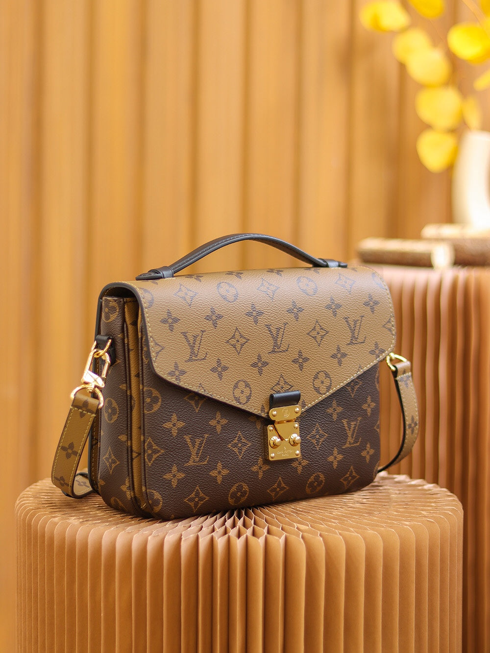 Pochette Métis Monogram