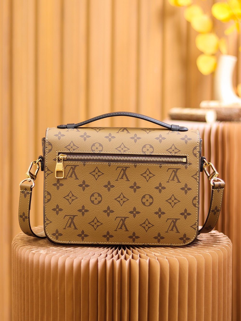 Pochette Métis Monogram