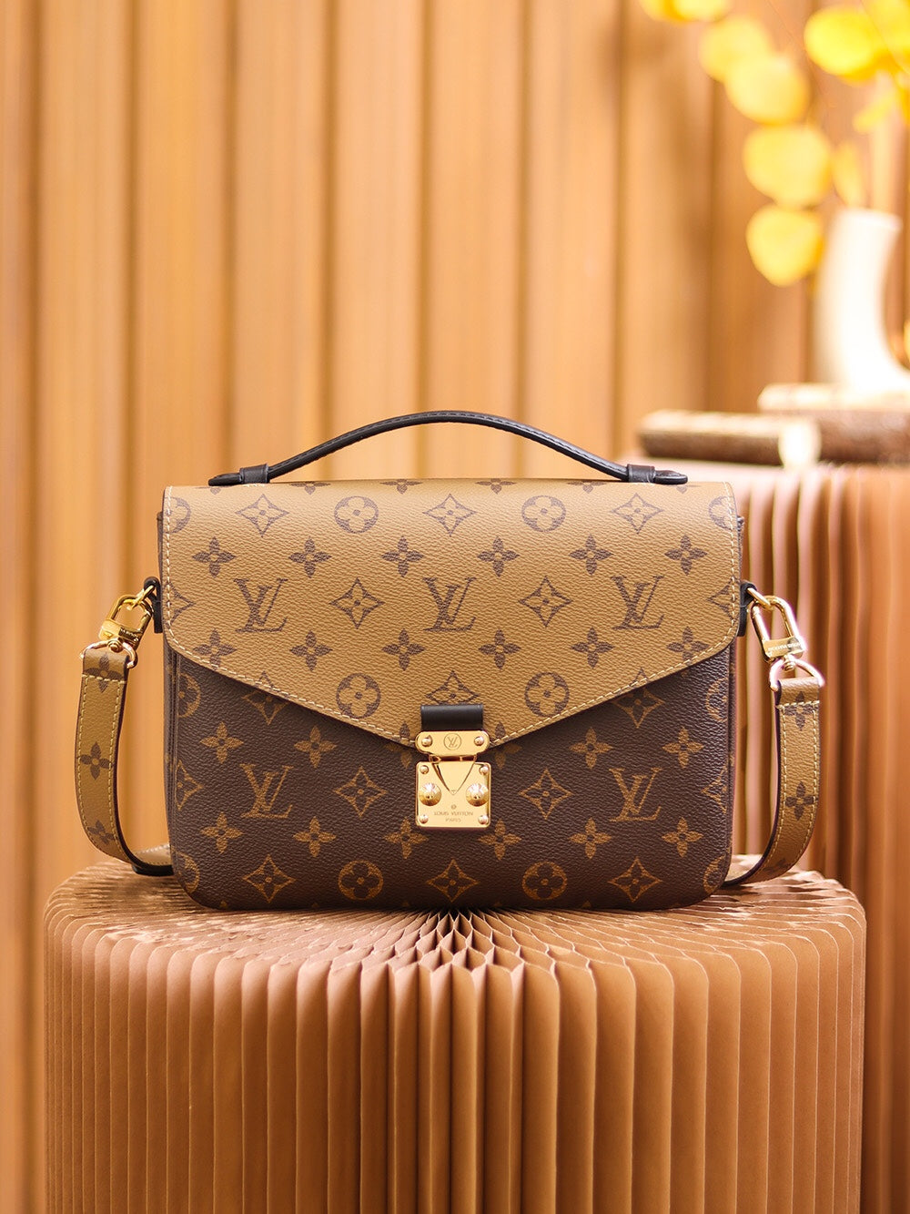 Pochette Métis Monogram